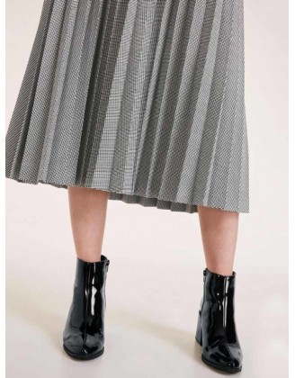 Plisovaná sukňa HEINE, čierno-biela